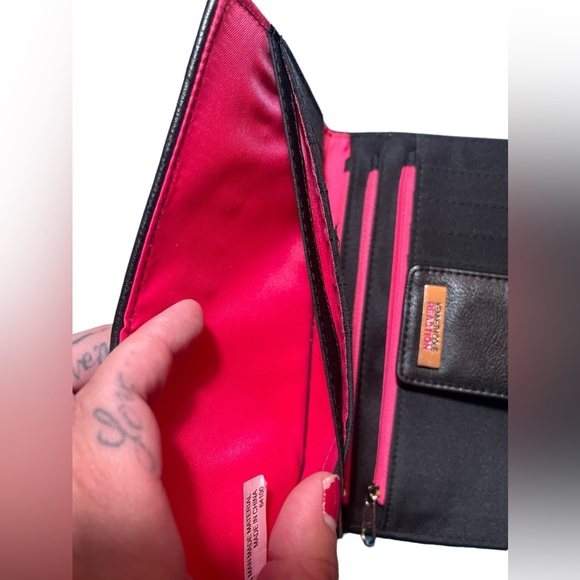 Kenneth Cole Reaction Double Sided Black & Pink Wallet - Picture 5 of 12